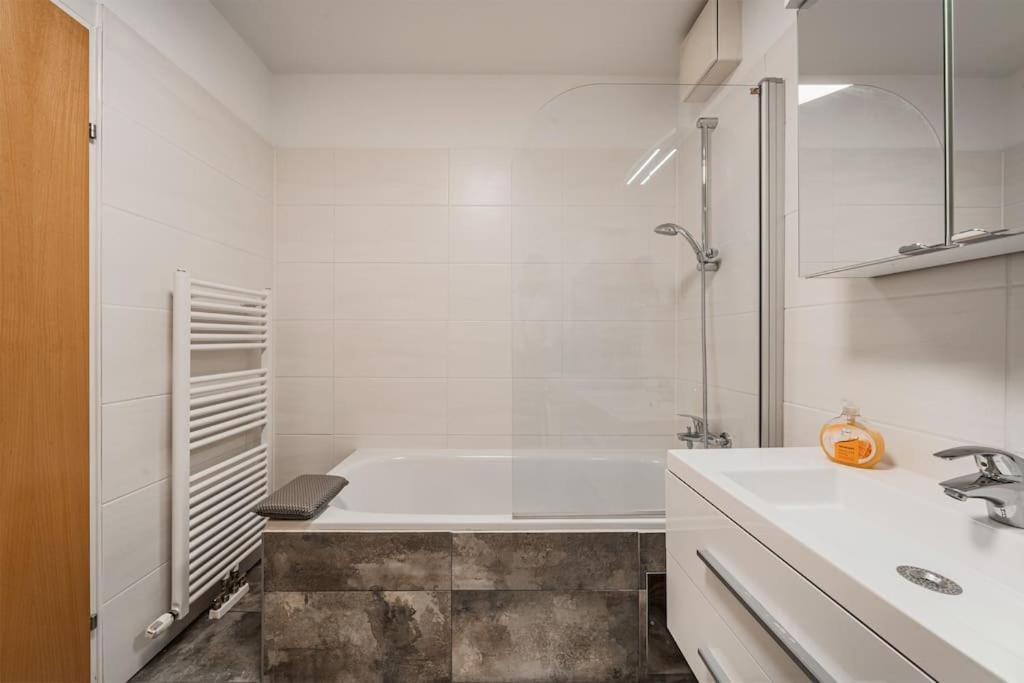 Spektakulaeres Apartment ✩ 7. Stock ✩ Kostenlose Parkgarage Wien Exteriör bild